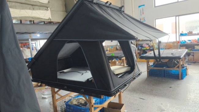 Close-up of aluminum alloy fラムe and fabric construction